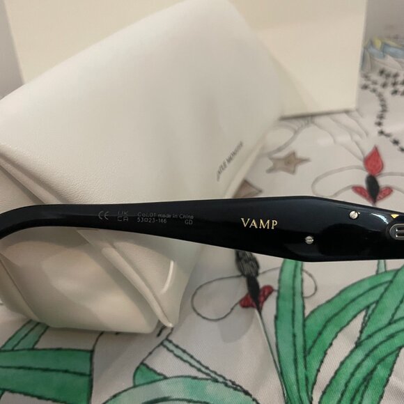 Gentle Monster Statement Black Sunnies Gold Hardware – Viral Style main image 7